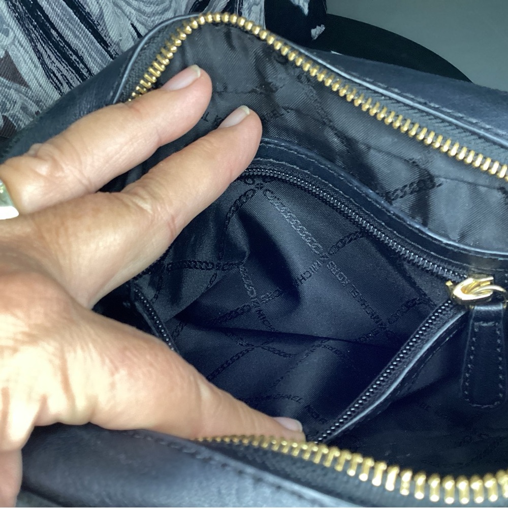 Michael Kors black quilted leather crossbody with chain strap and gold hardware - Picture 8 of 12